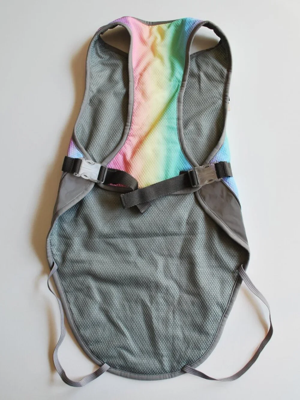 Canada Pooch Chill Seeker Cooling Dog Vest | Rainbow | 22 in\40-50 lbs